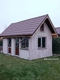Facem casă pe structură metalică învelite cu panouri sandwich