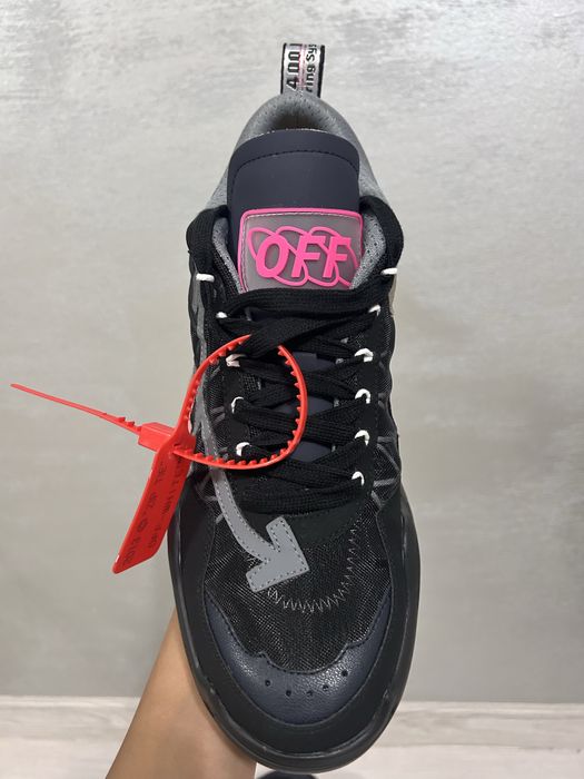 Off white 43 черни