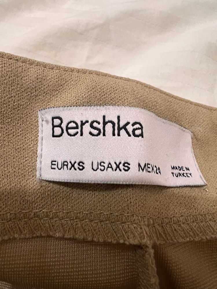Панталон BERSHKA xs
