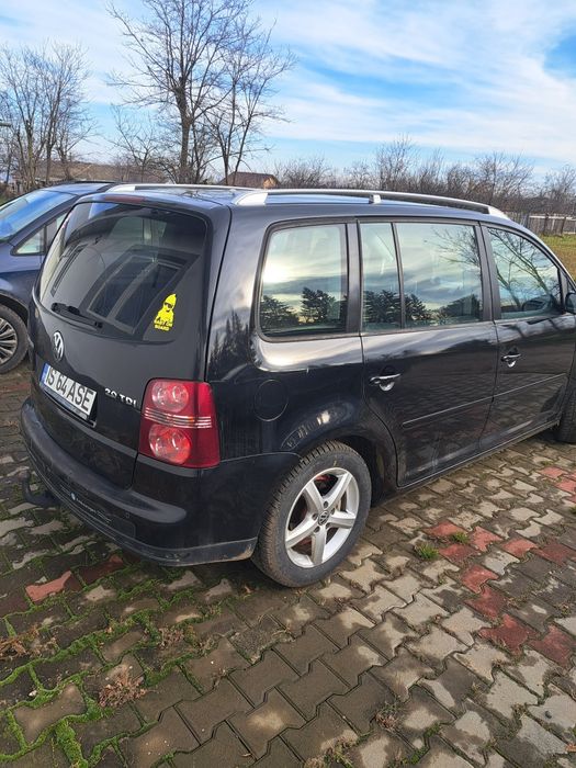 Vând vw touran 2.0