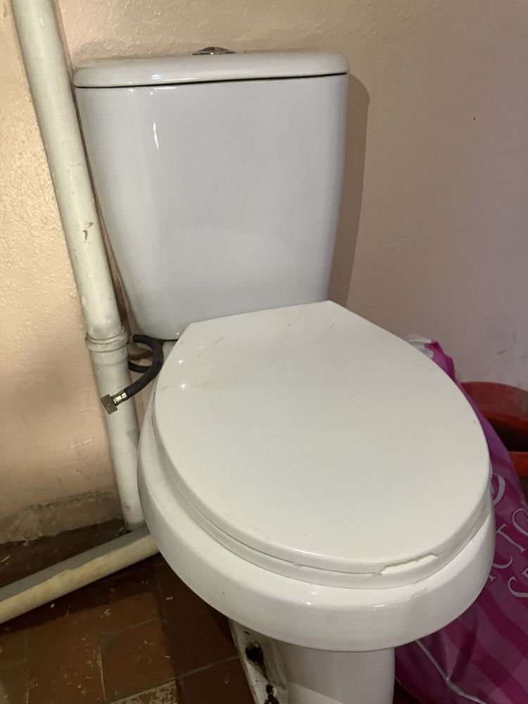 Ishlatilgan unitaz sotiladi, umuman nuqsoni yo’q