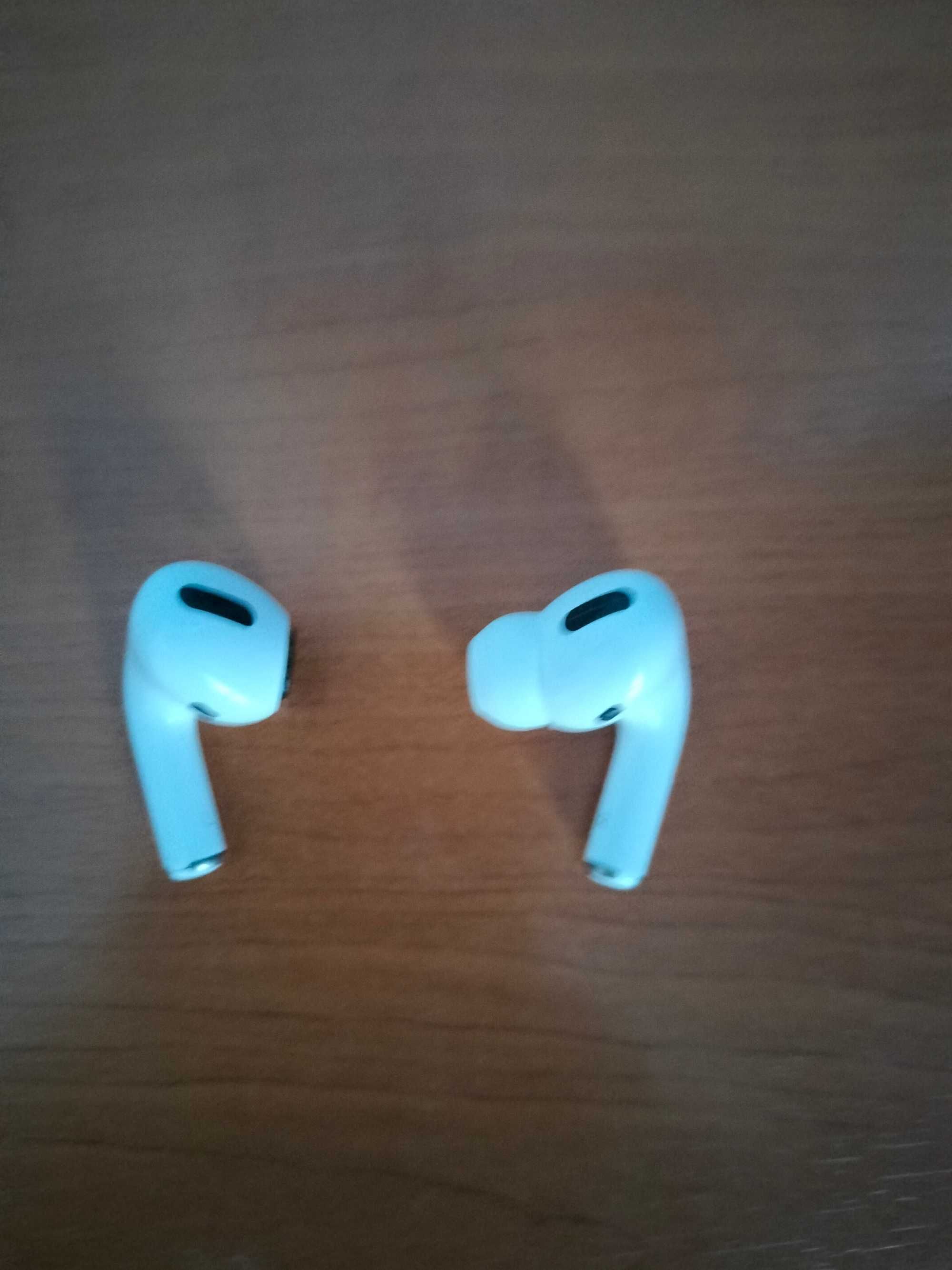 Vând căști airpods