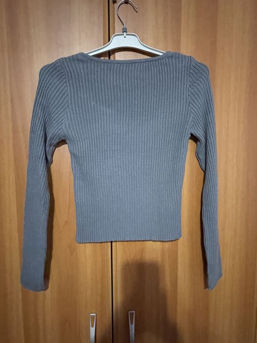 Pulover gri Trendyol, bluza portocalie Shein, pulover roz Koton S