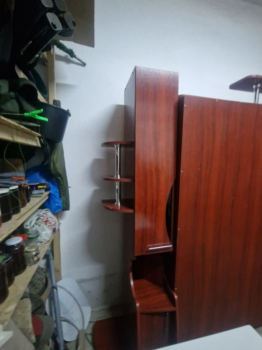 Vând mobila de sufragerie