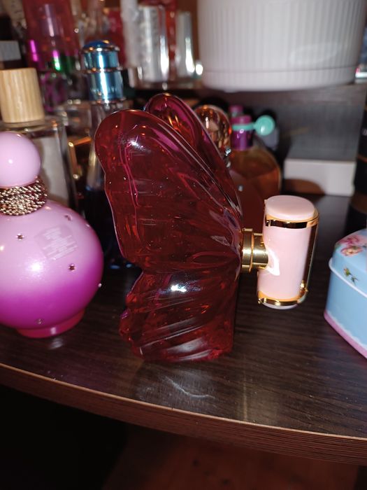 Carolina Herrera La Bomba