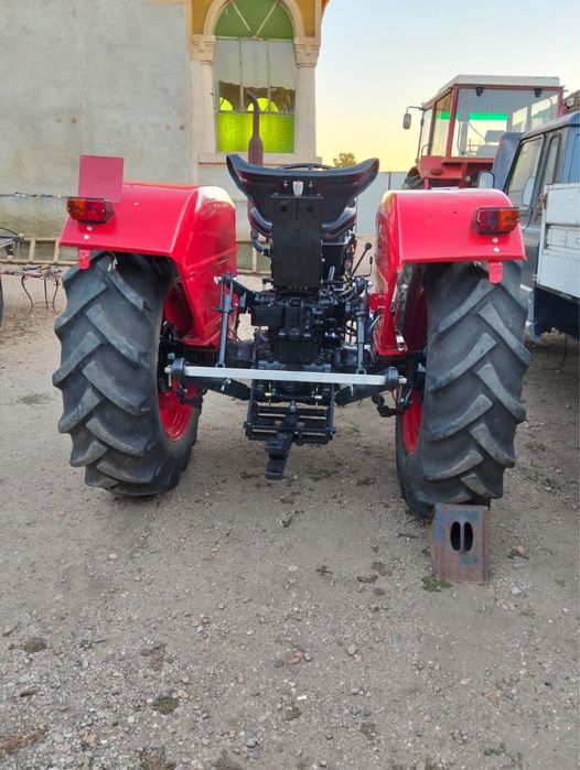 Tractor Universal U445
