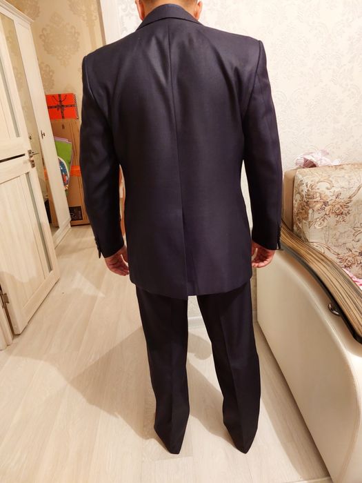 Продам отличный костюм