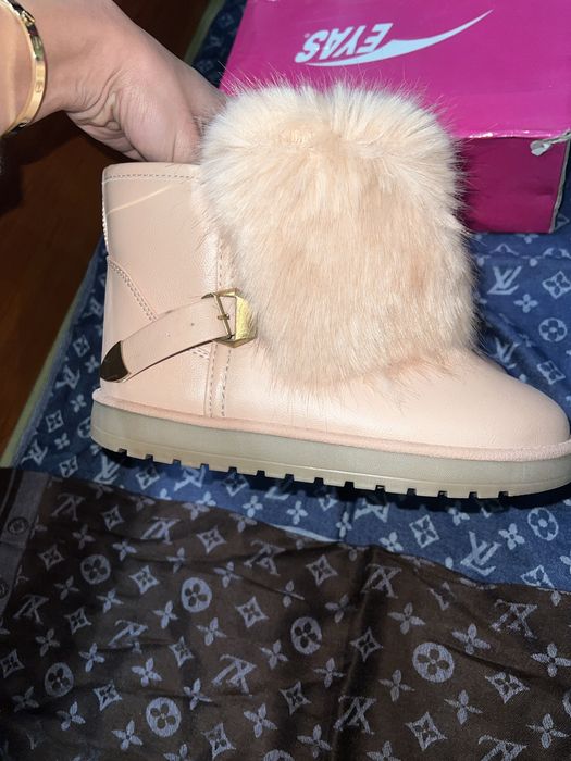 Чисто нови ботушки