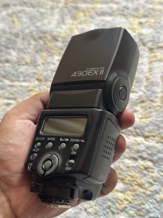Canon speedlite 430 EX II tez va arzon sotiladi