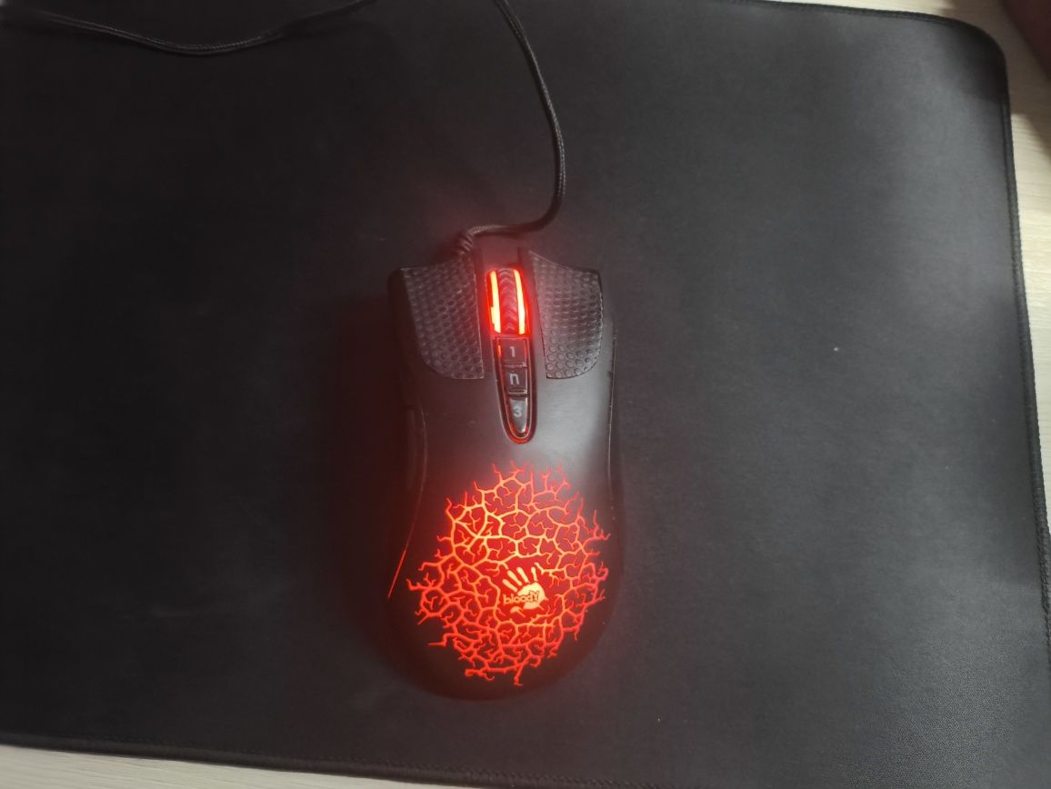 Продам мышку Bloody A90A