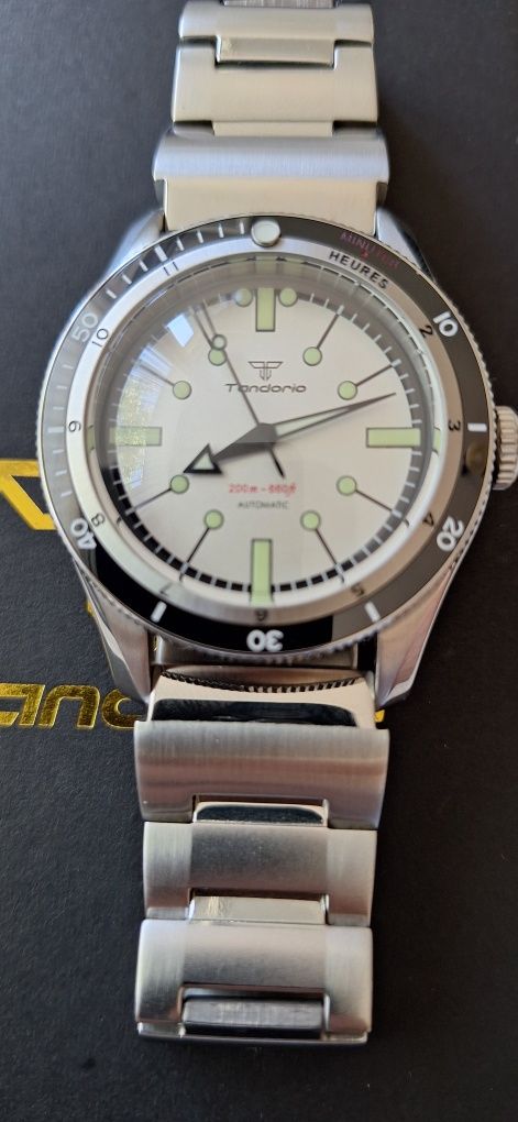Nou. Ceas automatic.