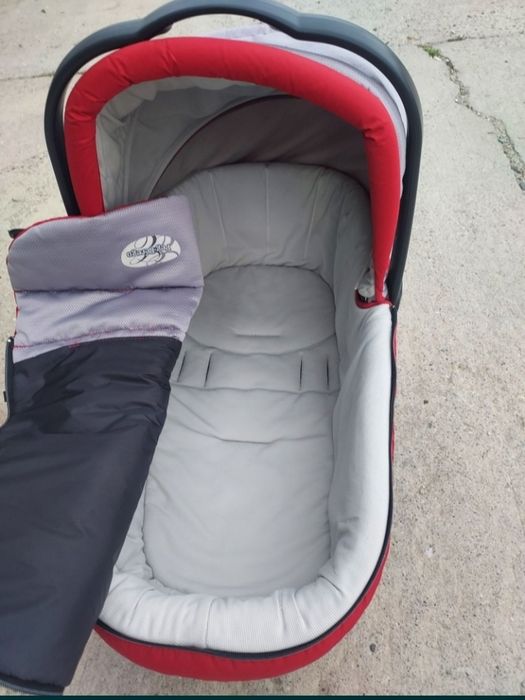 Landou bebelusi marca Peg Perego