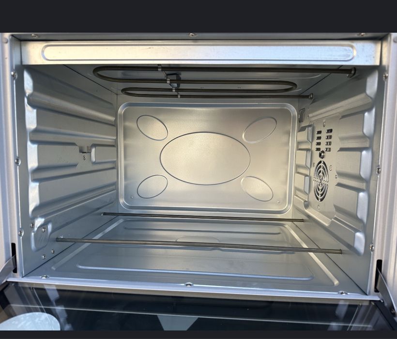 Coptor electric cu aer cald Grunkel 63L