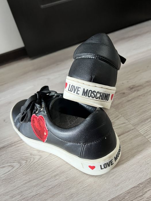 LoveMoschino  stare foarte buna