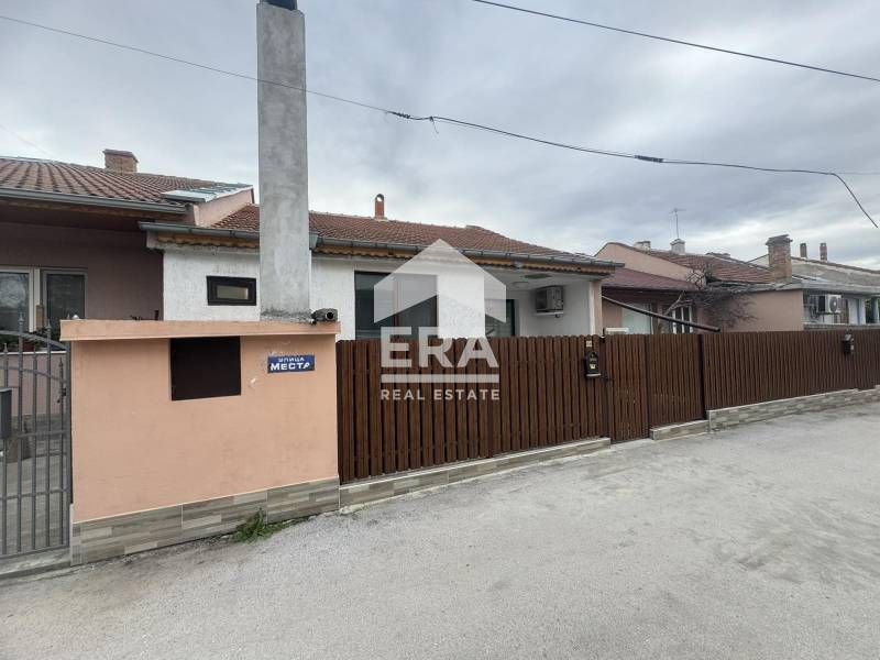 ЕКСКЛУЗИВНО! ЕРА ДРЪСТЪР предлага за продажба къща в близост до магази