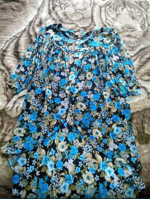 Продам женские платья