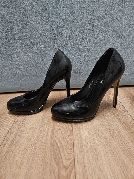 Обувки висок ток