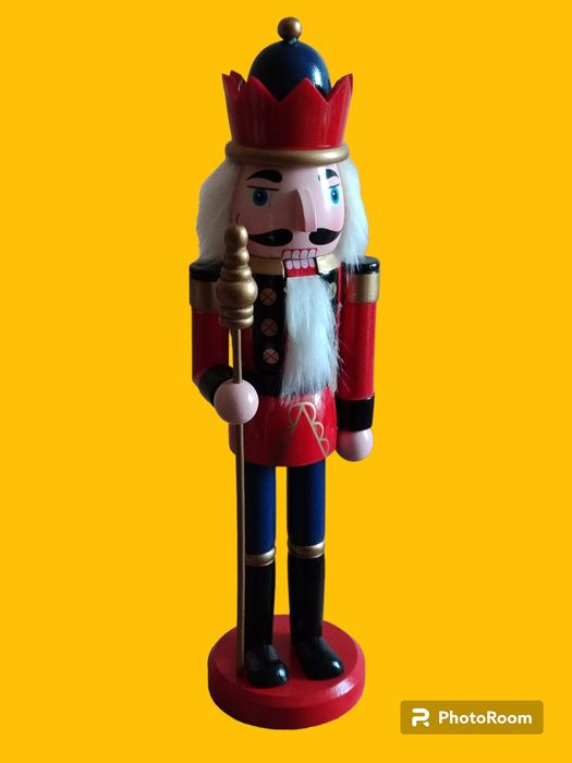 НОВА  Дървена  ОРЕХОТРОшачка