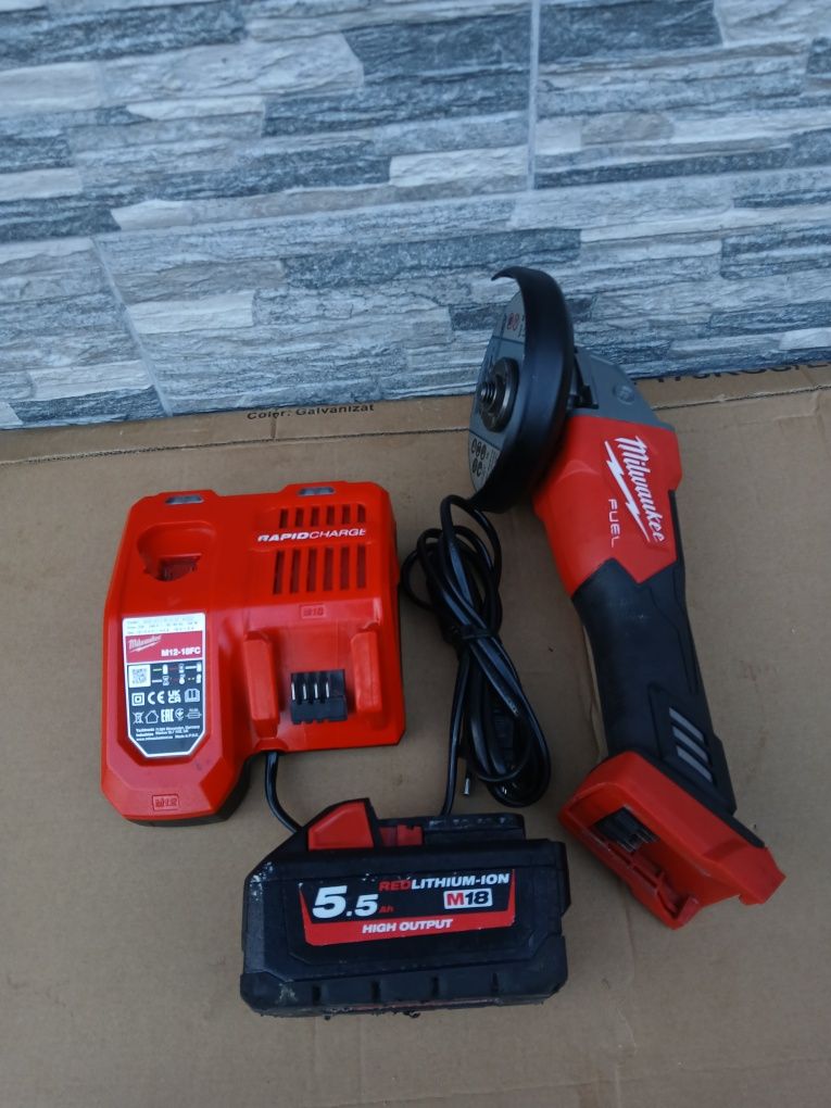 Milwaukee m18, flex pe acumulatori ca nou, acumulator 5.5 Ah