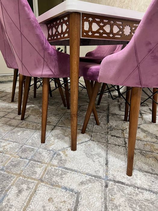 Стол со стульями