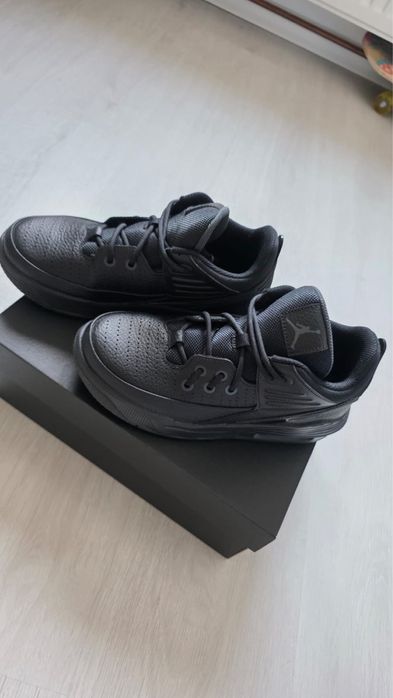 Vand Adidasi Jordan marimea 36,5 interior 23,5