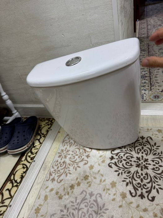 Туалетный бачок..