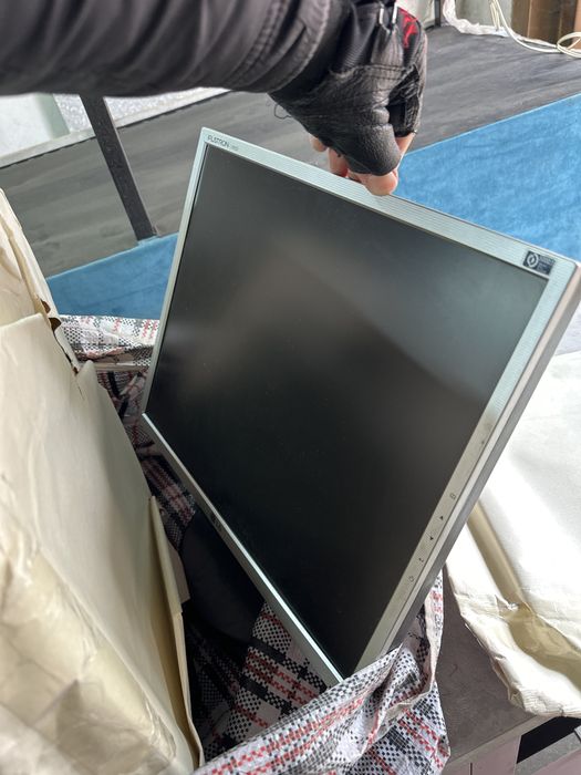 Продаются мониторы для компьютера оптом