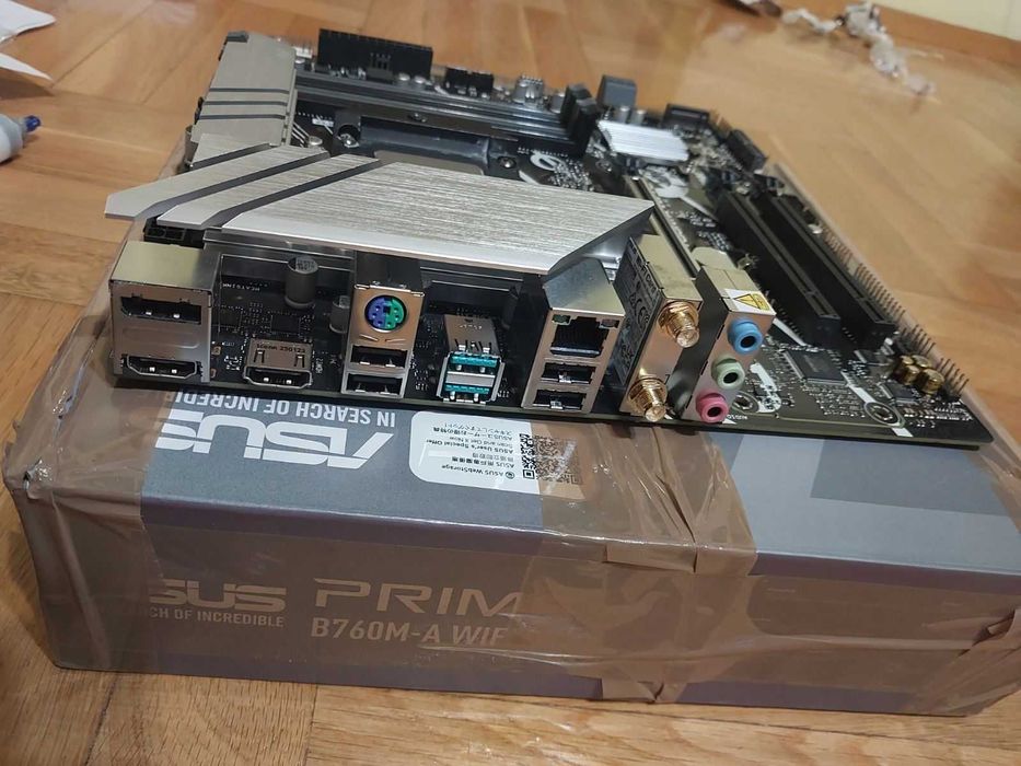i7 13700 + Asus Prime B760M-A Wi-Fi D4 + ARCTIC Freezer III 240 A-RGB