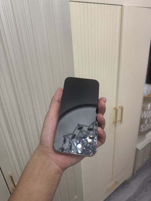 Iphone 16 pro max oldidi shisha qirilgan