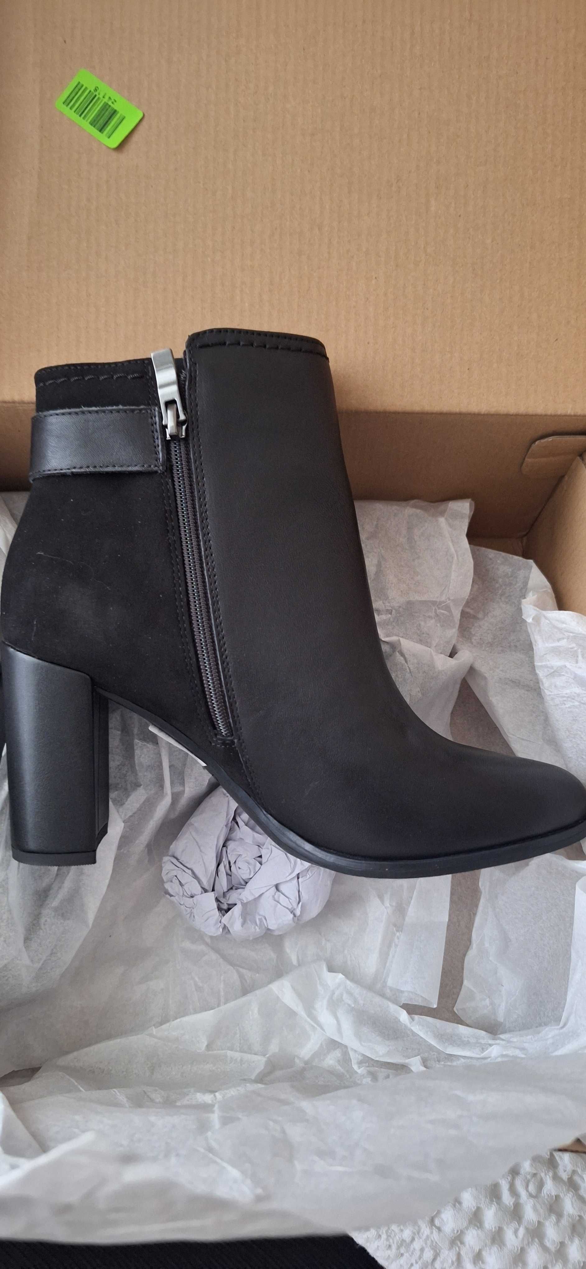 Боти Clarks Freva
