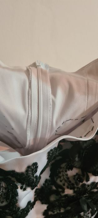 Rochie alb cu negru - scurta