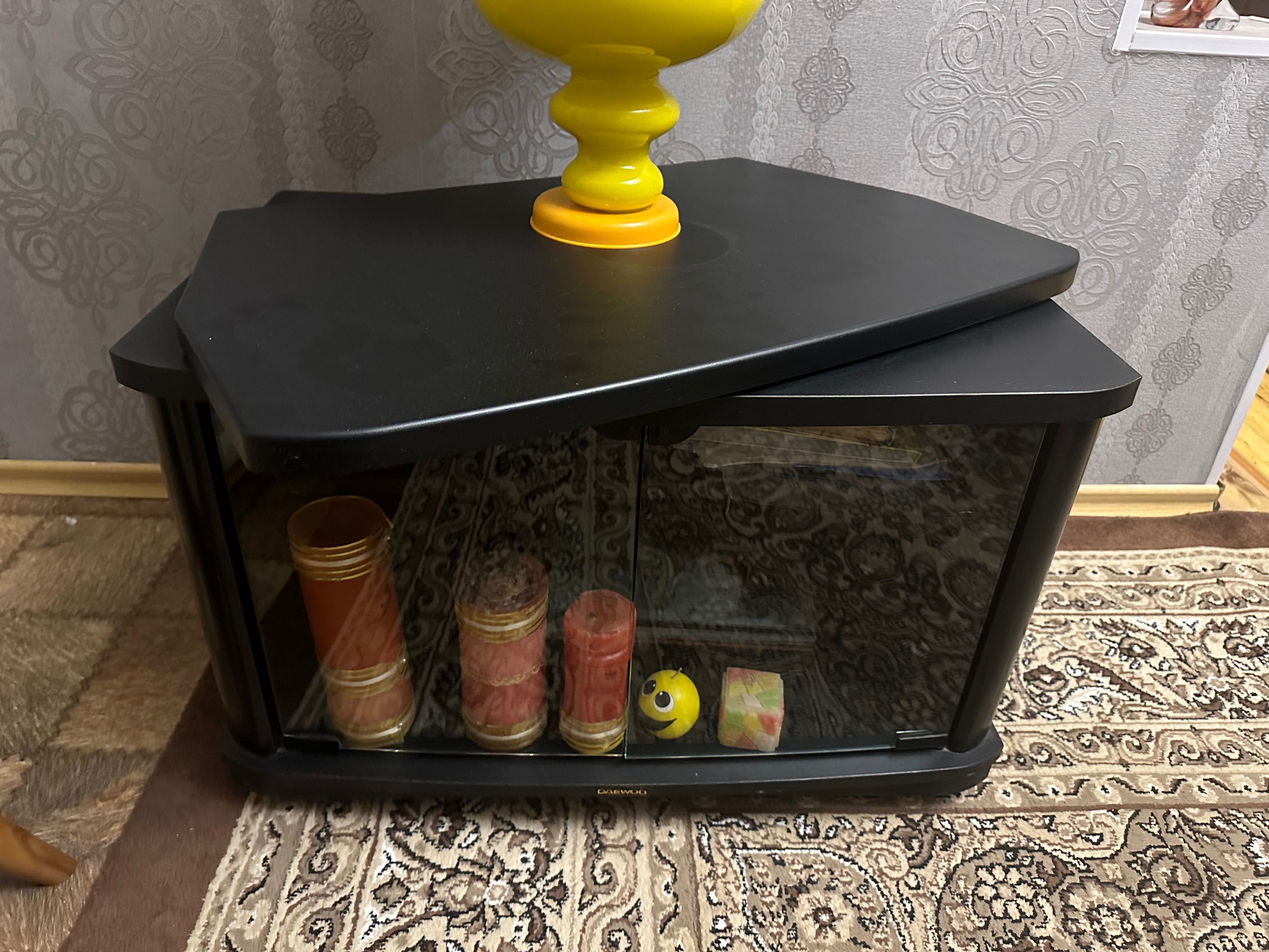 Тумбочки под телевизор