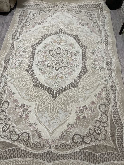 Продаются ковры 2 одинаковые