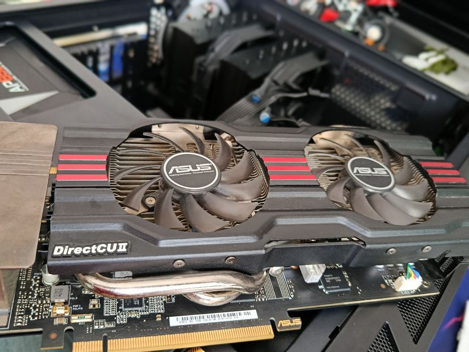 Placa video Asus Geforce Gtx 670 DirectCU II  gddr5 2048MB