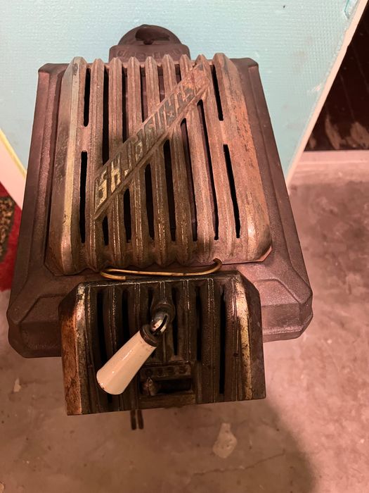 Пернишка печка за твърдо гориво