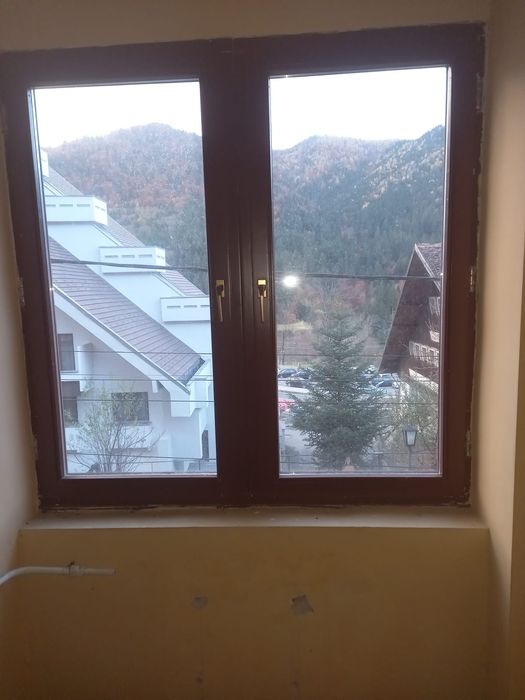 Vând tâmplărie din lemncu geam termopan