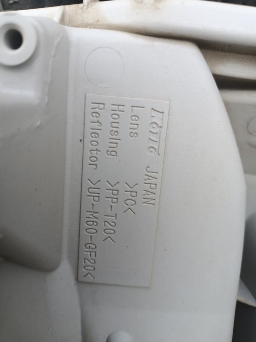 Продам фару на HIACE