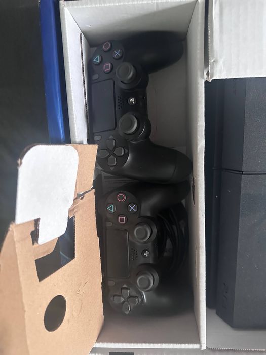 Sony ps4 500 gb  использовали 50-60 часов