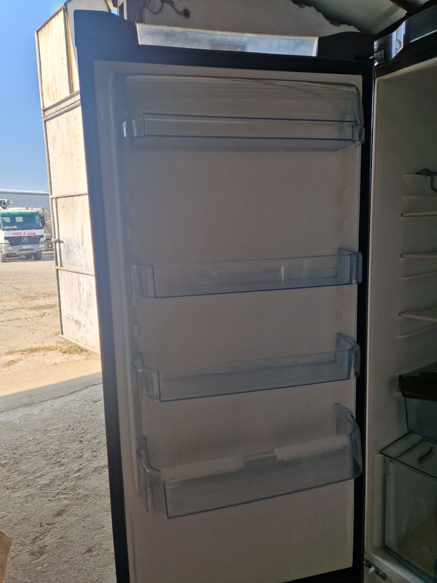 Хладилник с фризер Electrolux A++ No Fros 200 смt