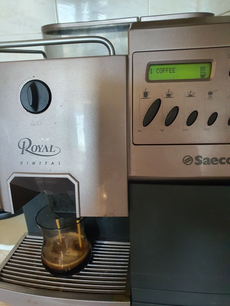 Кафе автомат Saeco Royal