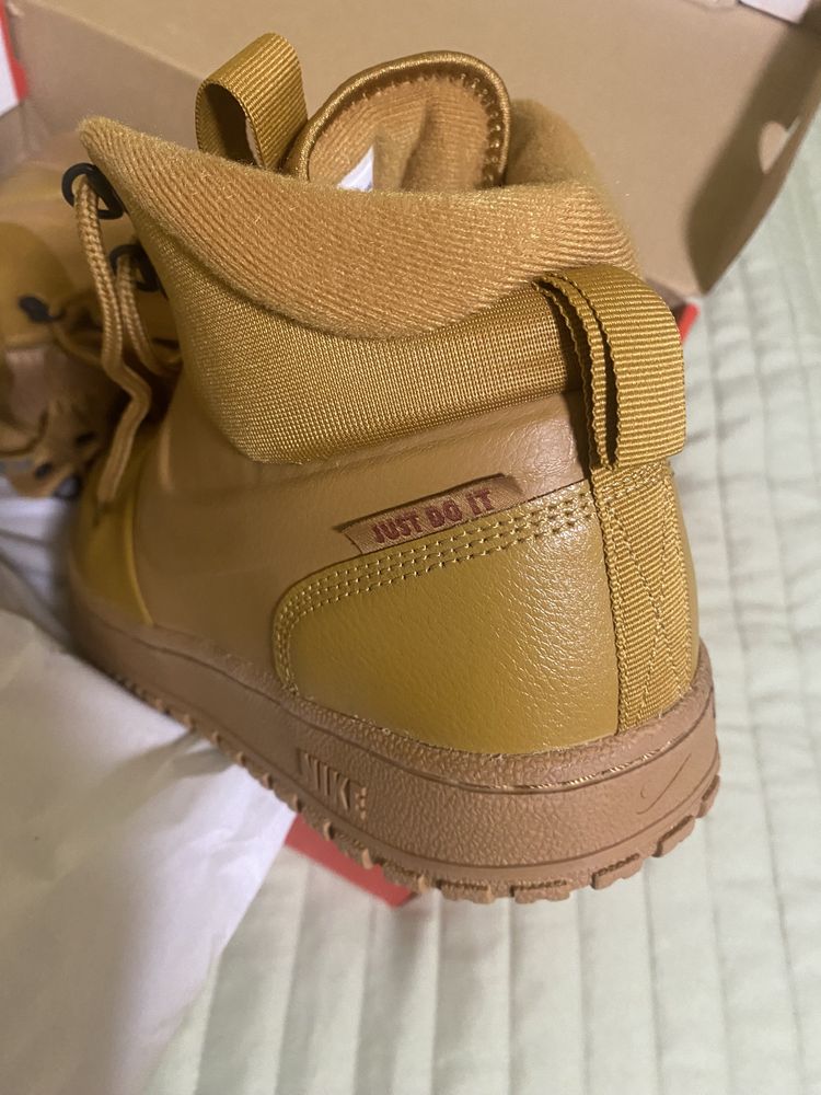Маратонки / кецове Nike