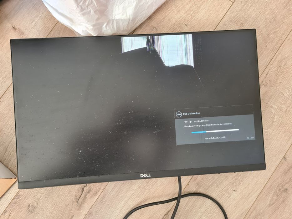 Счупен монитор dell 24 инча