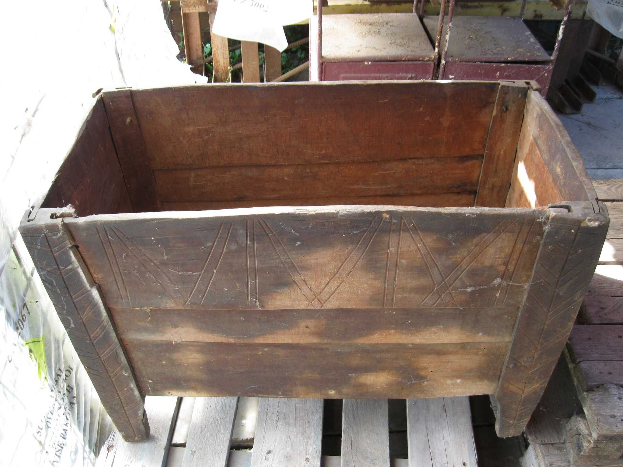 Vand aceste obiecte vechi de peste 100 de ani