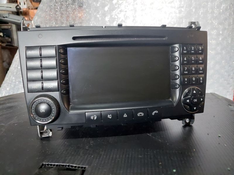 W203 Навигация за Мерцедес Ц класа фейс