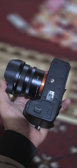 Sony A7 III 17mm obiktiv va ronin rs4 mini Yangi dakument karobka