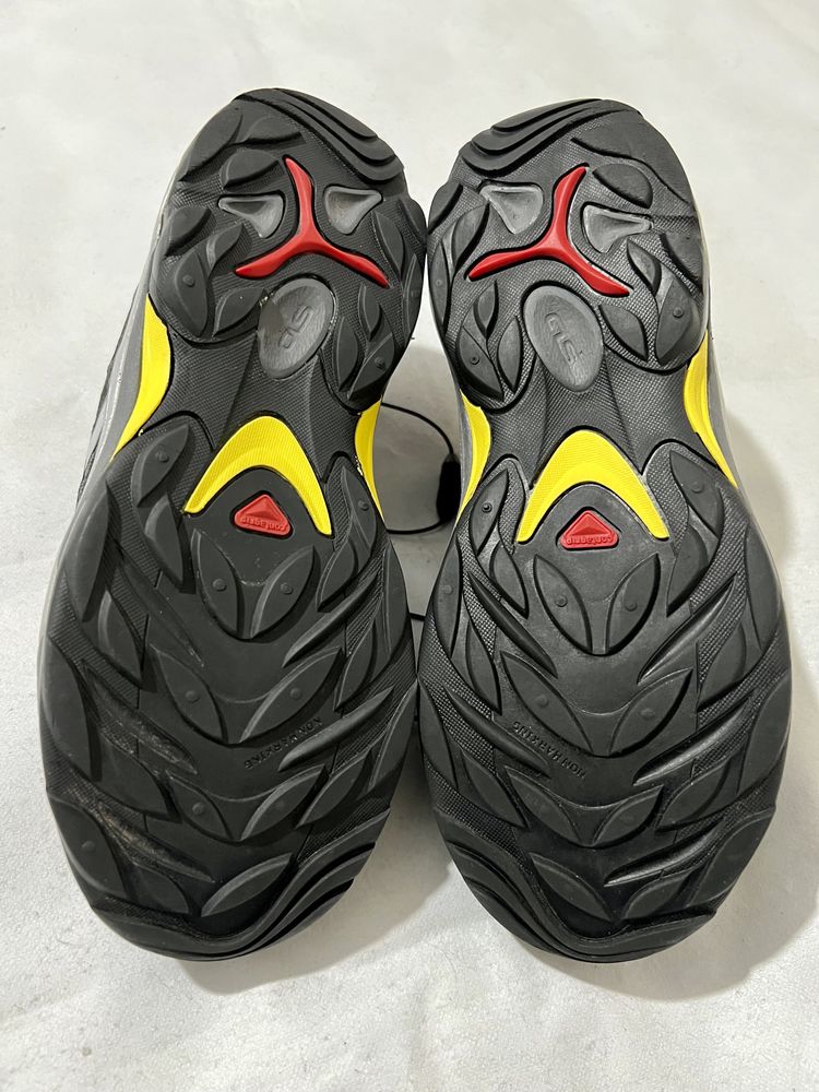 Pantofi sport Salomon drumetie marimea 36 - 225 mm