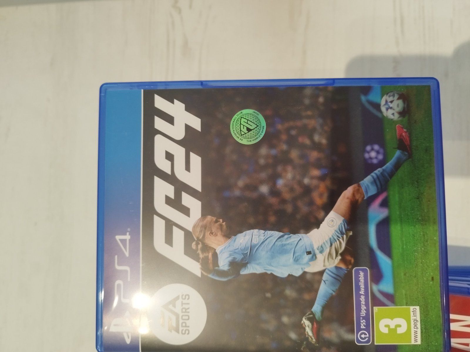 Продавам PlayStation 4