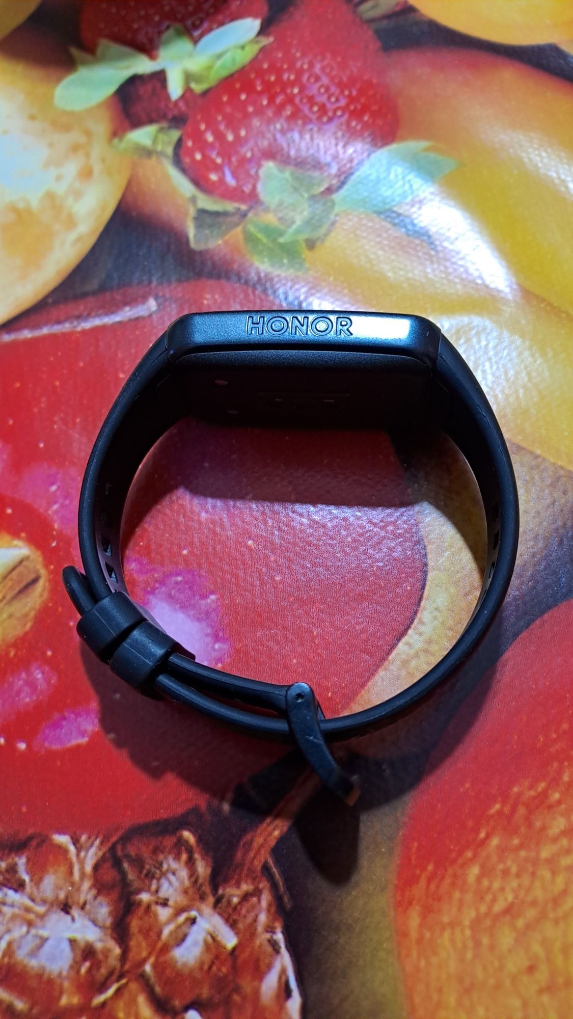 Продавам Honor band 6