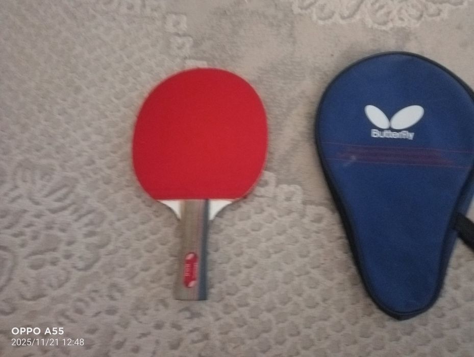 Хорошая качественная ракетка для настольного тенниса.