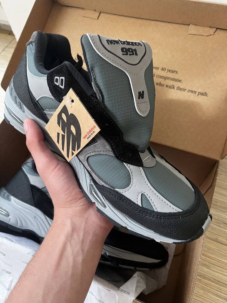 Чисто нови New Balance 991